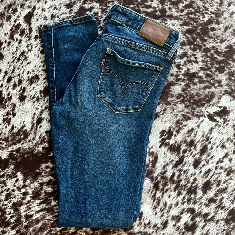 Levi’s 711 Skinny Jeans